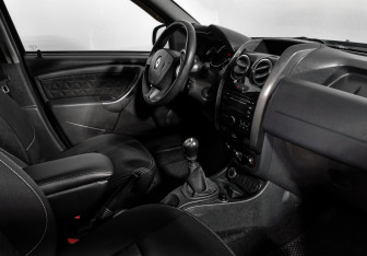 Подержанный автомобиль Renault Duster 2016 года (13 фото)