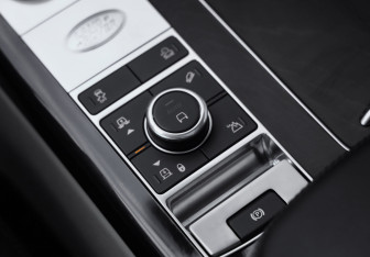 Подержанный автомобиль Land Rover Range Rover 2020 года (23 фото)