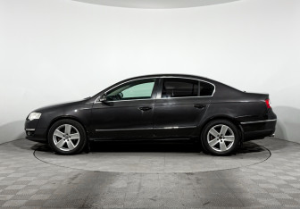 Подержанный автомобиль Volkswagen Passat Sedan 2006 года (8 фото)