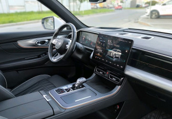 Подержанный автомобиль GAC GS8 2023 года (23 фото)