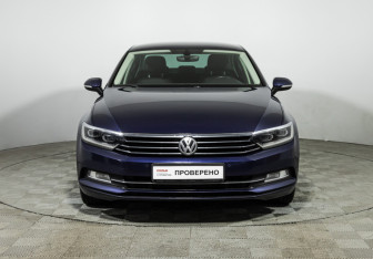 Подержанный автомобиль Volkswagen Passat Sedan 2019 года (2 фото)