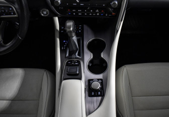 Подержанный автомобиль Lexus RX 2018 года (17 фото)