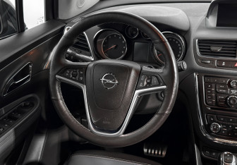 Подержанный автомобиль Opel Mokka 2013 года (15 фото)