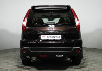 Подержанный автомобиль Nissan X-Trail 2013 года (6 фото)