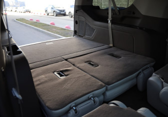 Подержанный автомобиль GMC Yukon 2022 года (37 фото)