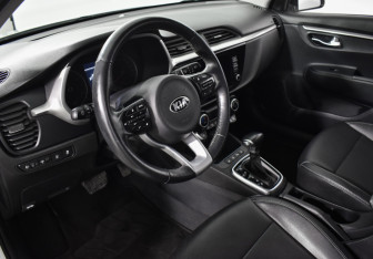 Подержанный автомобиль Kia Rio Hatchback 2020 года (9 фото)