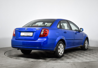 Подержанный автомобиль Daewoo Gentra Sedan 2014 года (5 фото)