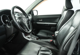 Подержанный автомобиль Suzuki Grand Vitara 2007 года (7 фото)