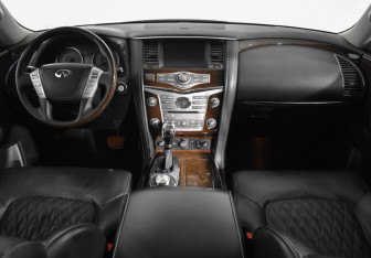 Подержанный автомобиль Infiniti QX80 2019 года (14 фото)