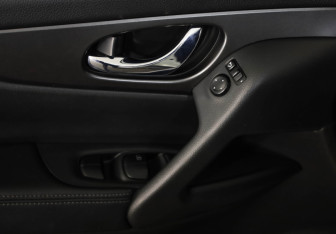 Подержанный автомобиль Nissan X-Trail 2016 года (19 фото)