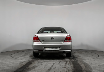 Подержанный автомобиль Nissan Almera Classic 2010 года (6 фото)