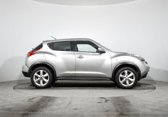 Подержанный автомобиль Nissan Juke 2012 года (4 фото)