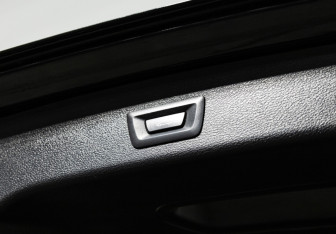 Подержанный автомобиль BMW X3 2014 года (18 фото)