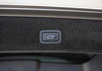 Подержанный автомобиль Volvo XC70 2012 года (20 фото)