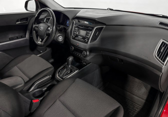 Подержанный автомобиль Hyundai Creta 2018 года (13 фото)
