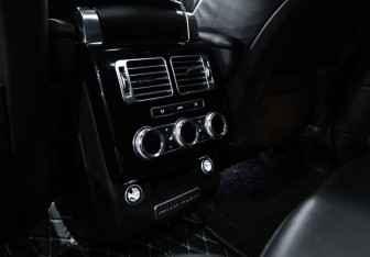 Подержанный автомобиль Land Rover Range Rover 2014 года (26 фото)