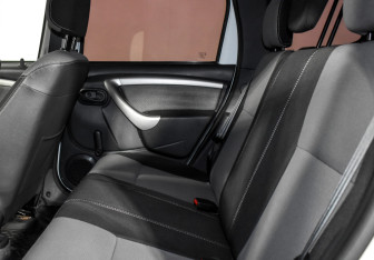 Подержанный автомобиль Renault Duster 2014 года (13 фото)