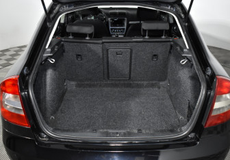 Подержанный автомобиль Skoda Octavia Liftback 2013 года (18 фото)