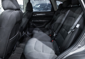 Подержанный автомобиль Mazda CX-5 2025 года (18 фото)