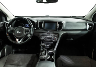 Подержанный автомобиль Kia Sportage 2017 года (13 фото)