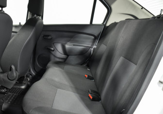 Подержанный автомобиль Renault Logan Sedan 2018 года (11 фото)