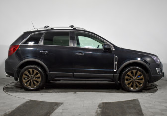 Подержанный автомобиль Opel Antara 2013 года (4 фото)