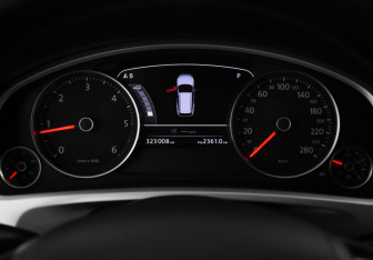 Подержанный автомобиль Volkswagen Touareg 2012 года (10 фото)
