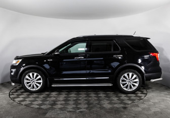 Подержанный автомобиль Ford Explorer 2017 года (8 фото)