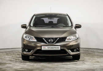 Подержанный автомобиль Nissan Tiida Hatchback 2015 года (2 фото)