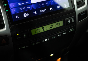 Подержанный автомобиль Toyota Land Cruiser Prado 2006 года (16 фото)