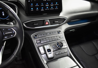Подержанный автомобиль Hyundai Santa Fe 2021 года (19 фото)
