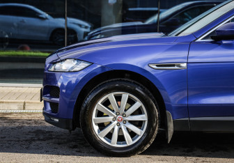 Подержанный автомобиль Jaguar F-Pace 2018 года (10 фото)