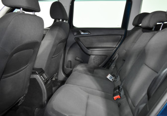 Подержанный автомобиль Skoda Yeti 2012 года (16 фото)