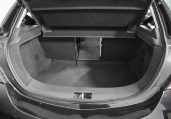 Подержанный автомобиль Opel Astra Hatchback 2008 года (22 фото)