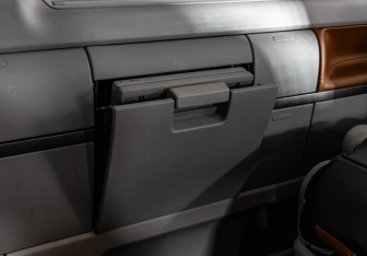 Подержанный автомобиль Volkswagen Multivan 2015 года (25 фото)