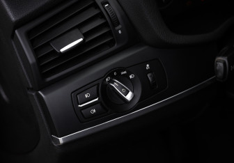 Подержанный автомобиль BMW X3 2012 года (20 фото)