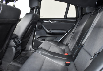 Подержанный автомобиль BMW X4 2015 года (13 фото)