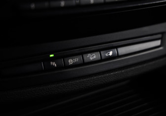 Подержанный автомобиль BMW X5 2010 года (18 фото)