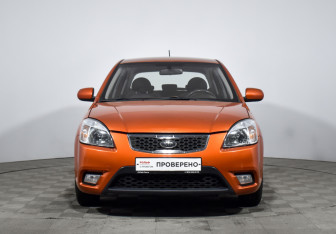 Подержанный автомобиль Kia Rio Hatchback 2011 года (2 фото)