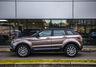 Подержанный автомобиль Land Rover Range Rover Evoque 2017 года (9 фото)