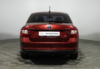 Подержанный автомобиль Skoda Rapid Liftback 2017 года (6 фото)