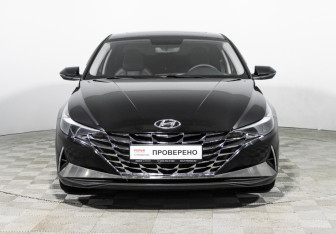 Подержанный автомобиль Hyundai Elantra Sedan 2023 года (2 фото)