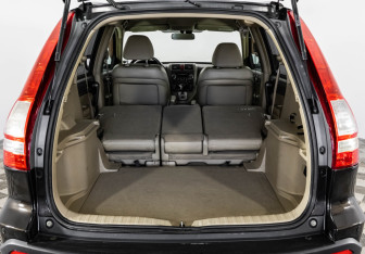 Подержанный автомобиль Honda CR-V 2008 года (17 фото)