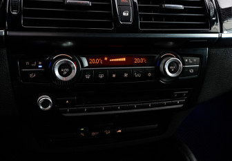 Подержанный автомобиль BMW X6 2013 года (18 фото)