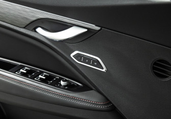 Подержанный автомобиль Geely Tugella 2022 года (18 фото)
