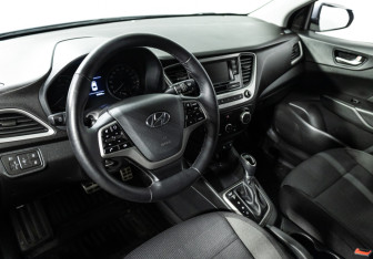 Подержанный автомобиль Hyundai Solaris Sedan 2017 года (11 фото)