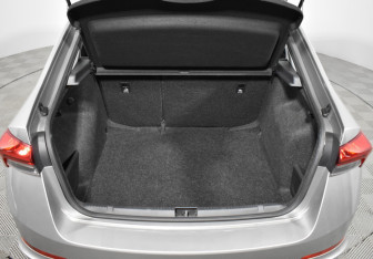 Подержанный автомобиль Skoda Rapid Liftback 2020 года (19 фото)