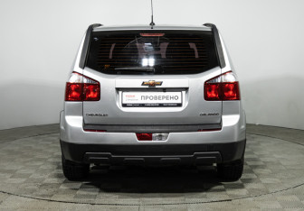 Подержанный автомобиль Chevrolet Orlando 2013 года (6 фото)