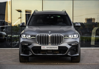Подержанный автомобиль BMW X7 2021 года (4 фото)