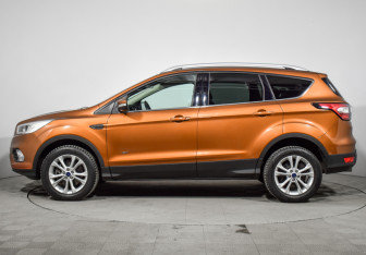 Подержанный автомобиль Ford Kuga 2017 года (8 фото)